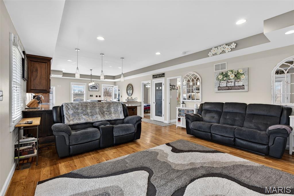 1371 Silvers Road St. Peters, MO 63376 - Photo 6 of 79