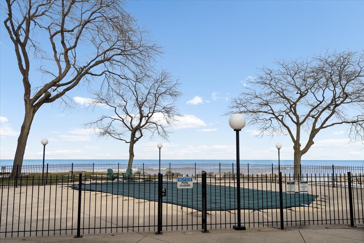 1500 Sheridan Road, Unit 1F Wilmette, IL 60091 - Photo 25 of 29