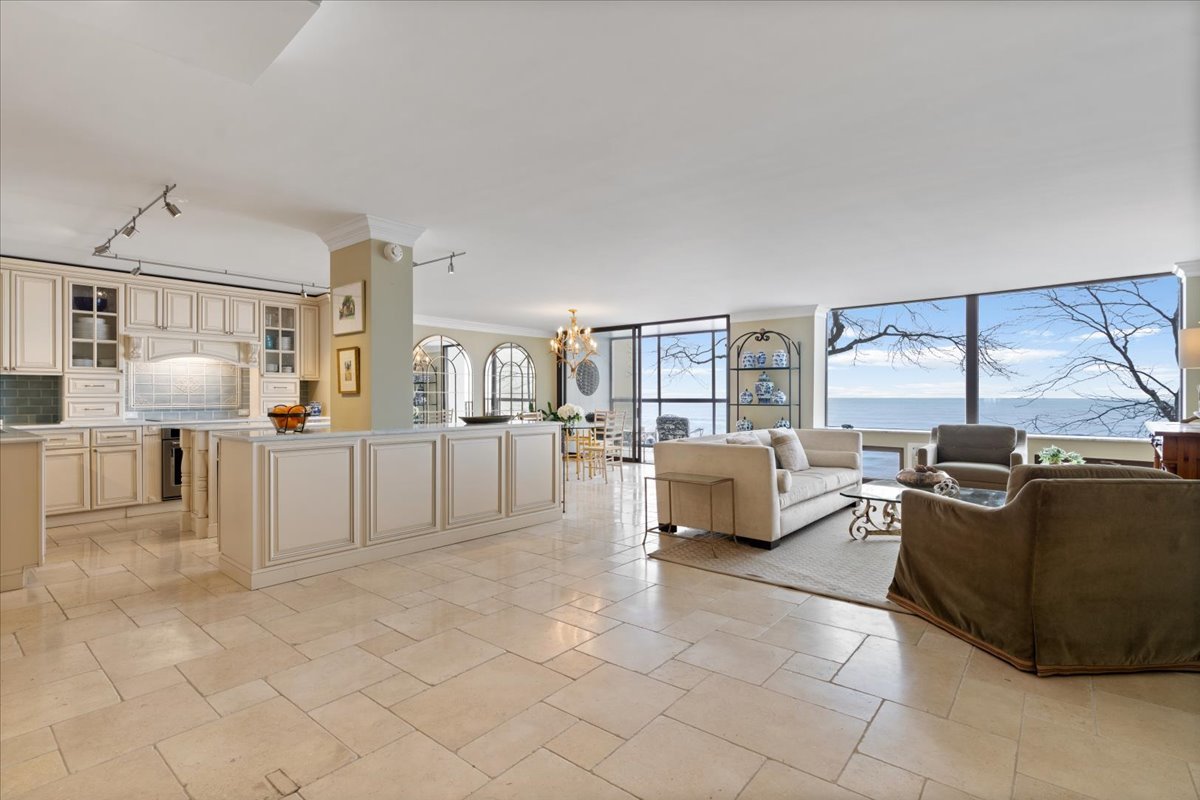 1500 Sheridan Road, Unit 1F Wilmette, IL 60091 - Photo 7 of 29