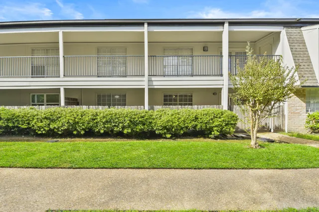 $234,900 | 12633 Memorial Drive, Unit 177, Houston, TX 77024