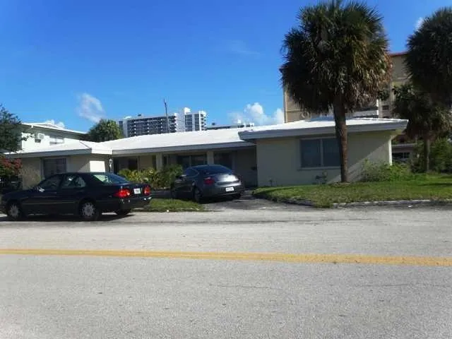 $2,300 | 3202 Northeast 7th Place, Pompano Beach, FL 33062
