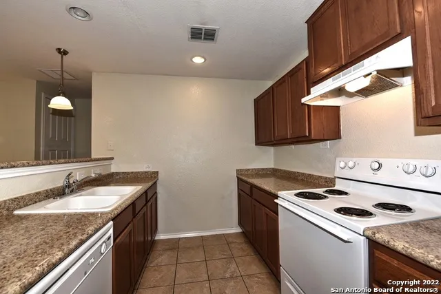 $1,350 | 10142 Dixon Wood, San Antonio, TX 78245