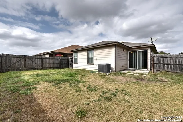 $1,350 | 10142 Dixon Wood, San Antonio, TX 78245