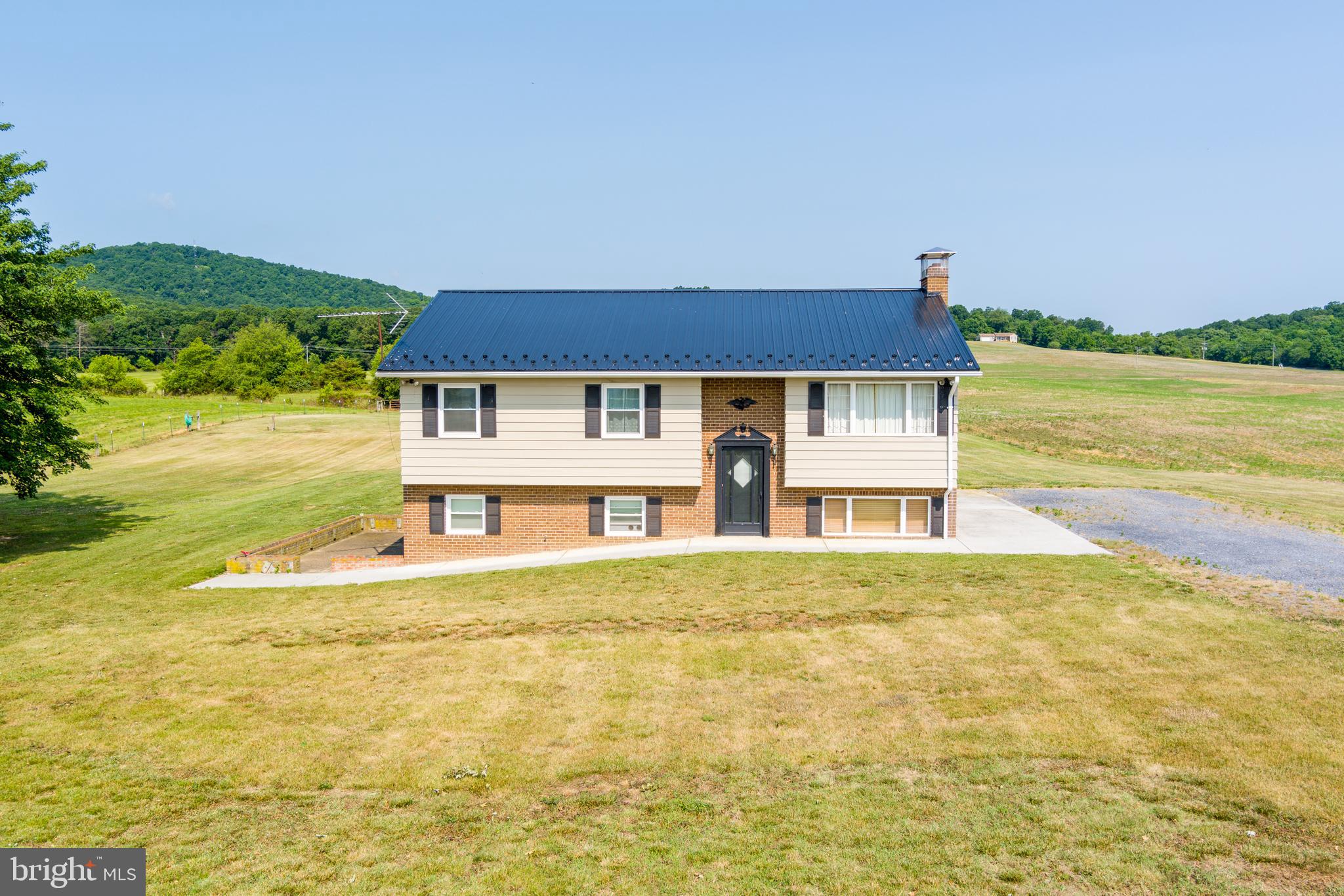 1974 Dodson Road Mount Jackson, VA 22842 - Photo 2 of 37