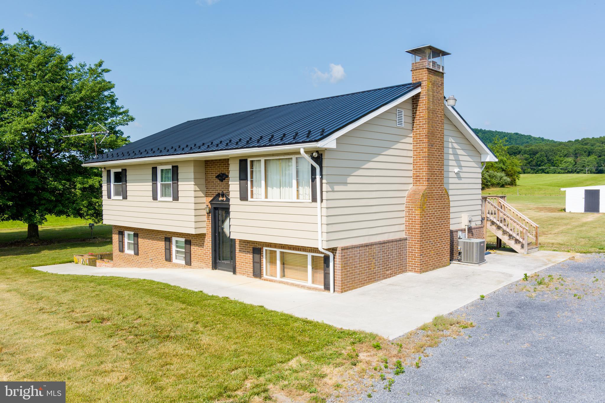 1974 Dodson Road Mount Jackson, VA 22842 - Photo 3 of 37