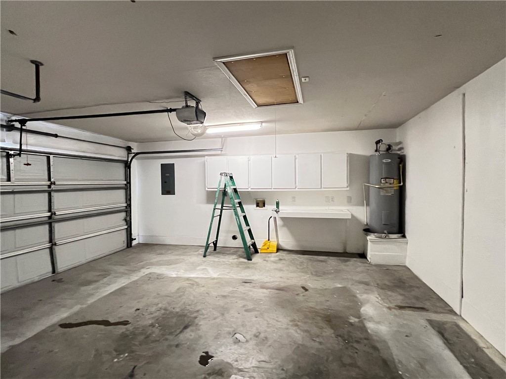 5026 Yorktown Boulevard, Unit 23 Corpus Christi, TX 78413 - Photo 28 of 29 a view of a room with gym equipment