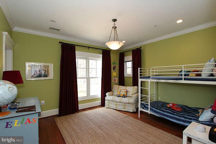 8011 Newdale Road Bethesda, MD 20814 - Photo 22 of 30 Bedroom #4 with en suite bath