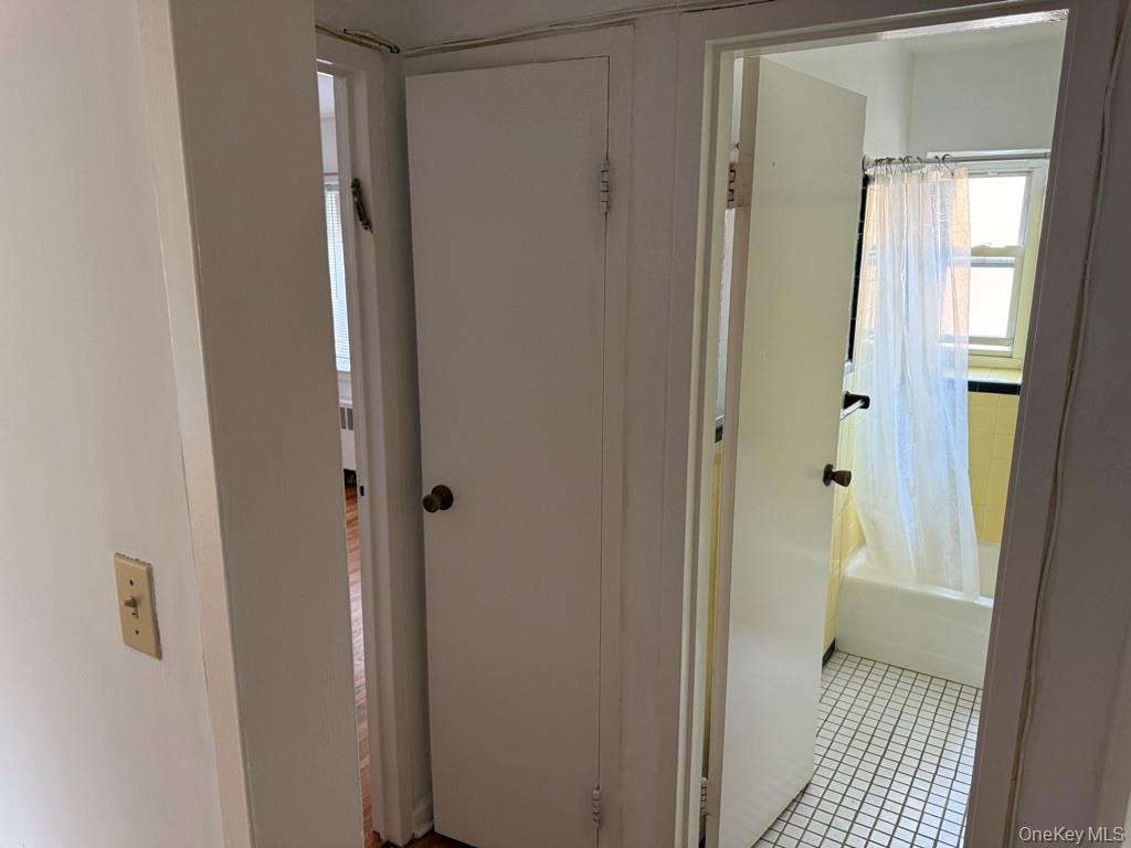 221 Middle Neck Road, Unit C1 Great Neck, NY 11021 - Photo 15 of 18