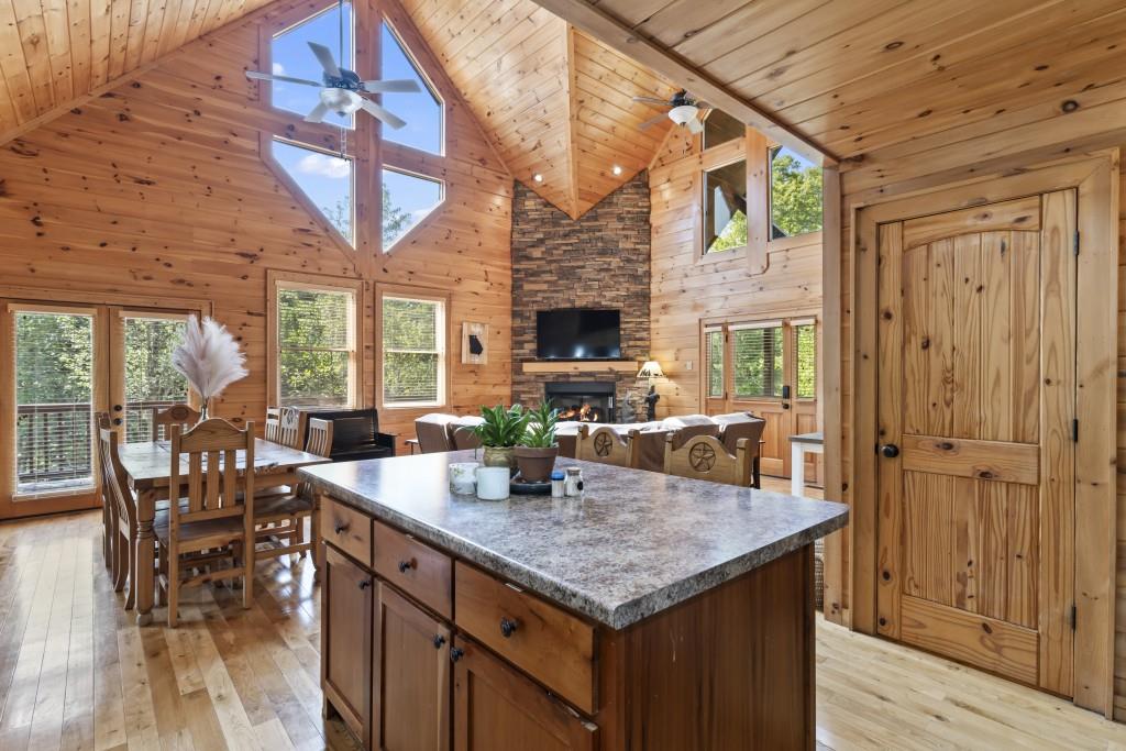 45 Whispering Lane Blue Ridge, GA 30513 - Photo 13 of 39 Gallery Image 13