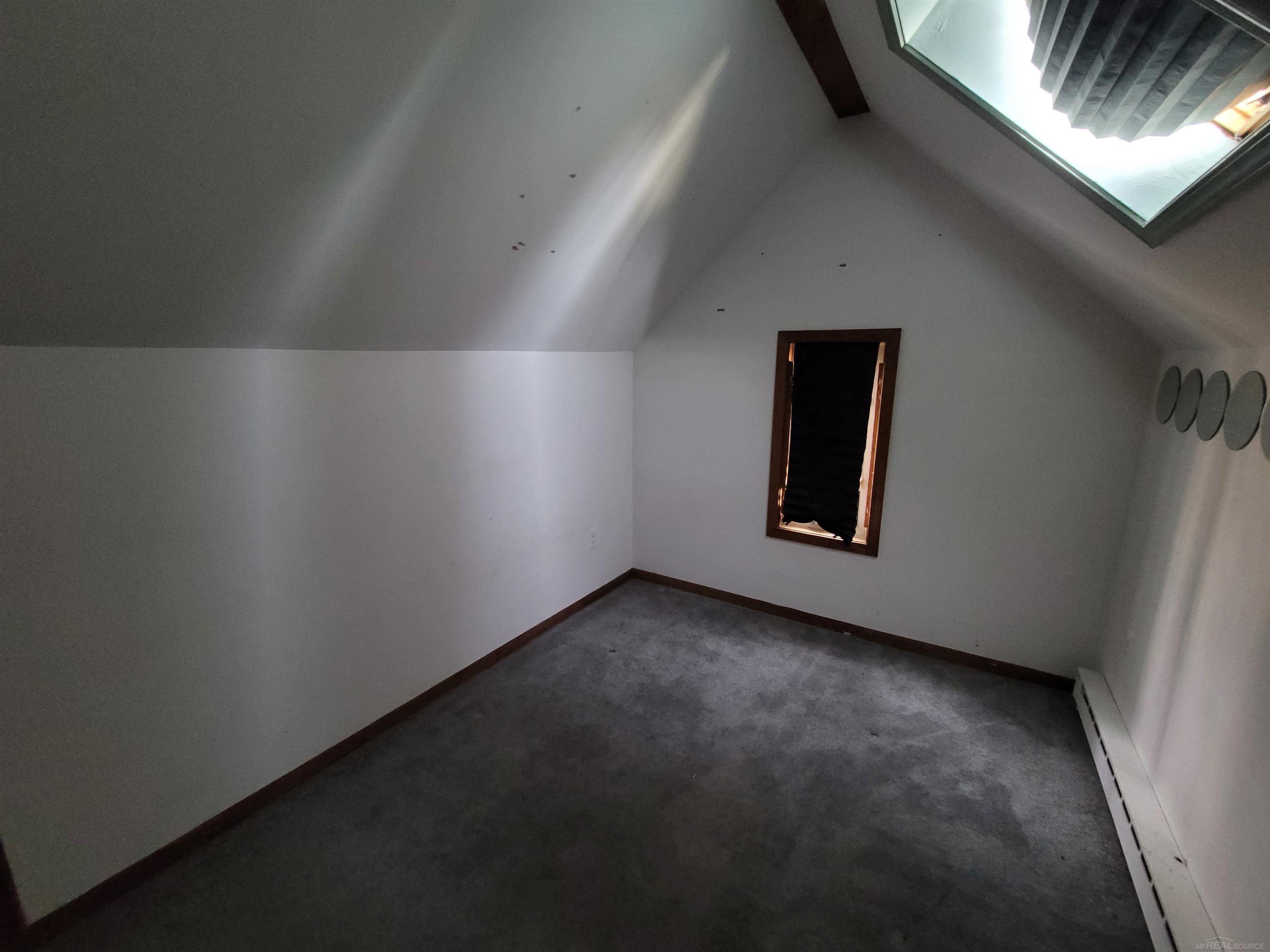 831 Roslyn Road Grosse Pointe, MI 48236 - Photo 39 of 46 50137552-55AE0DF8-85F3-4811-8621-8D5FD949F4CB.JPG