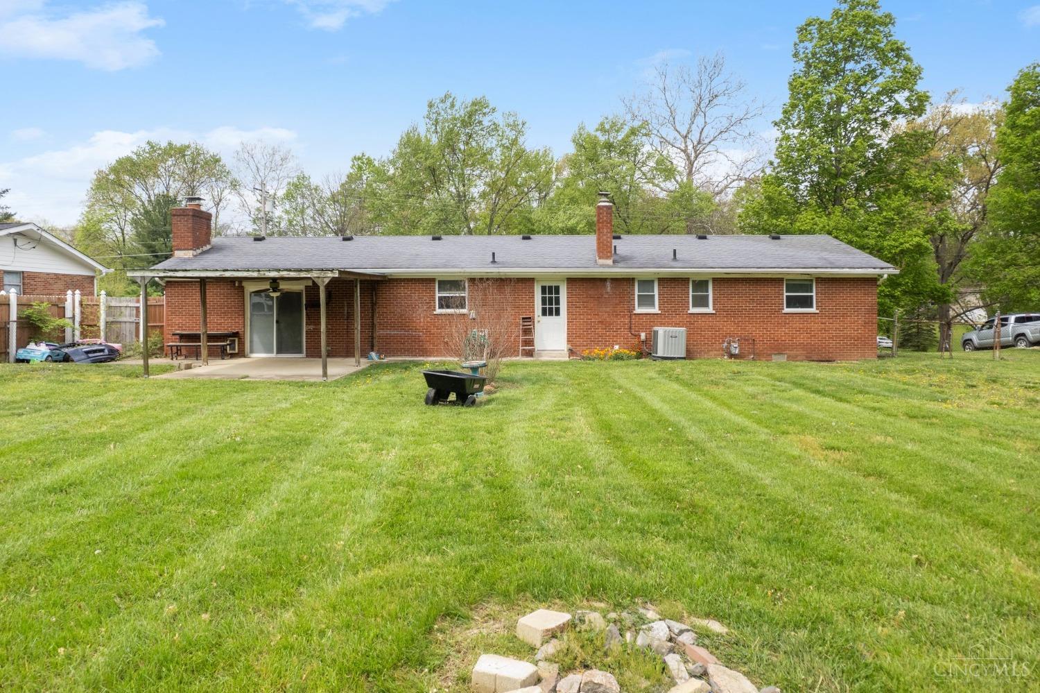 4648 Aston Road Cincinnati, OH 45244 - Photo 3 of 21