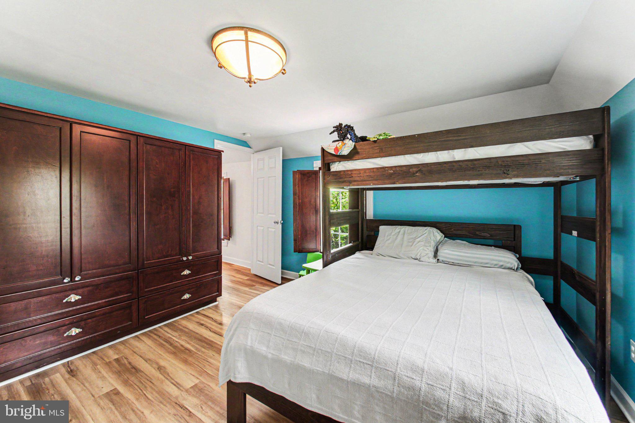 6287 Old Zion Road Warrenton, VA 20187 - Photo 18 of 69 Cozy bedroom with vibrant accents.