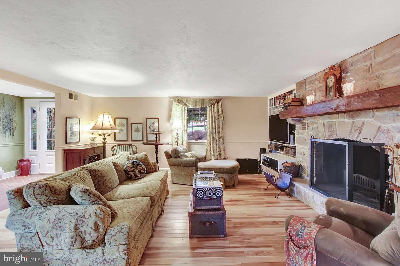 1796 Powder Mill Road York, PA 17403 - Photo 4 of 35