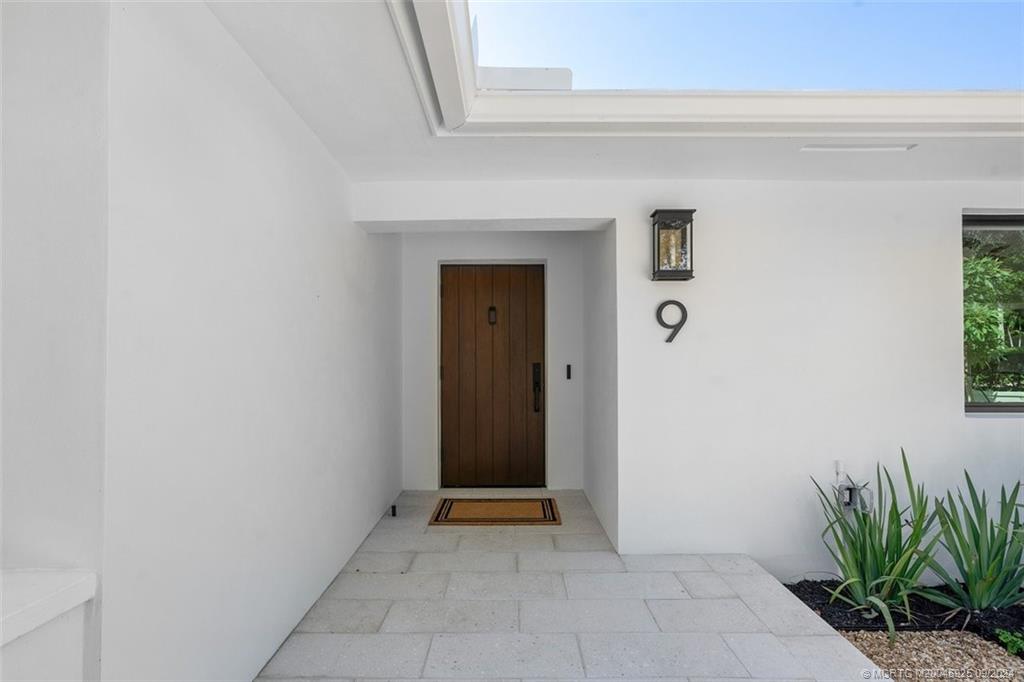 9 Mandalay Road Stuart, FL 34996 - Photo 7 of 44 Gallery Image 7