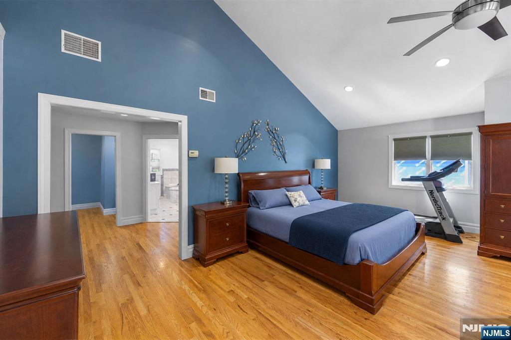290 Dunkerhook Road Paramus, NJ 07652 - Photo 24 of 50