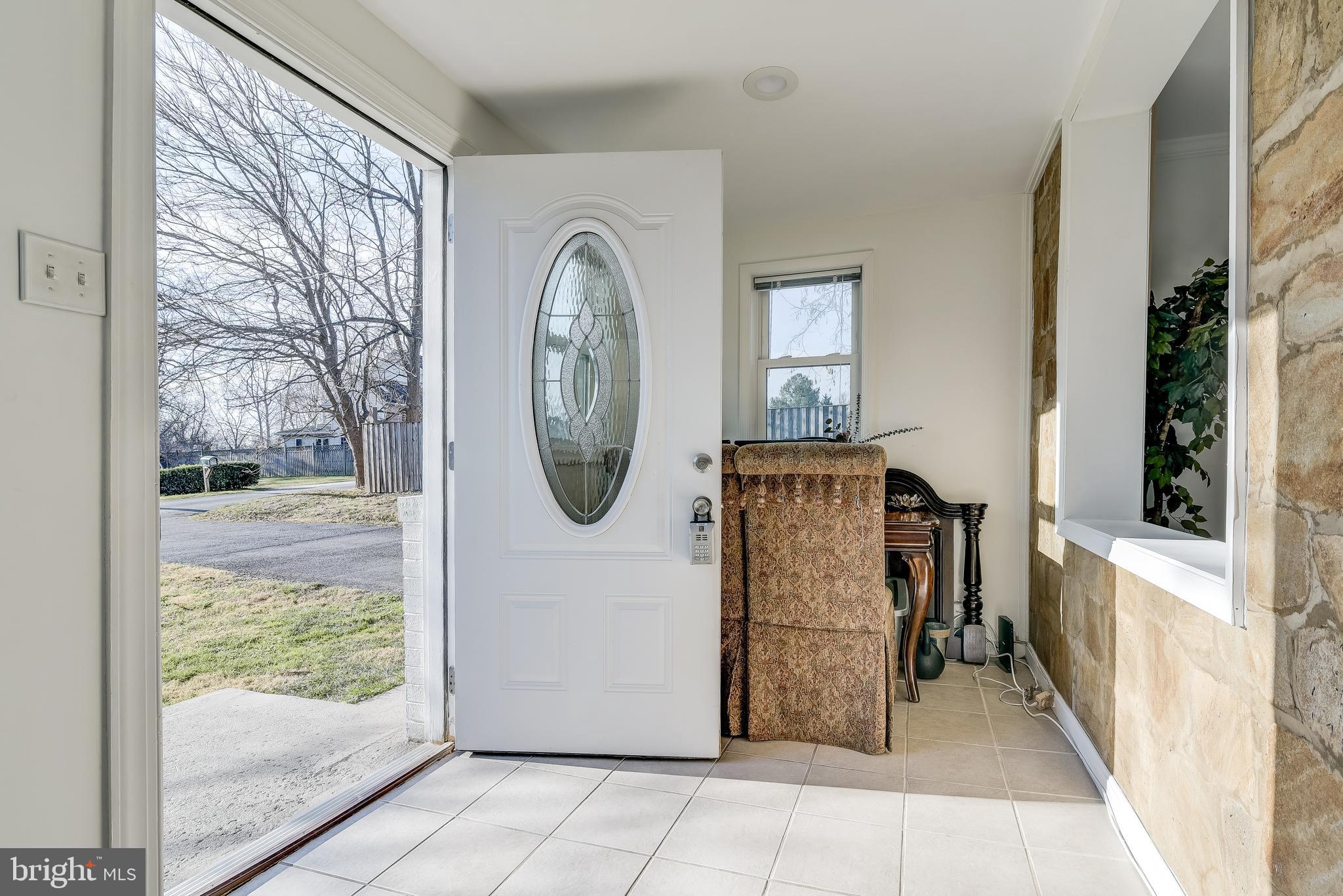 141 Awkard Lane Silver Spring, MD 20905 - Photo 8 of 50 Gallery Image 8