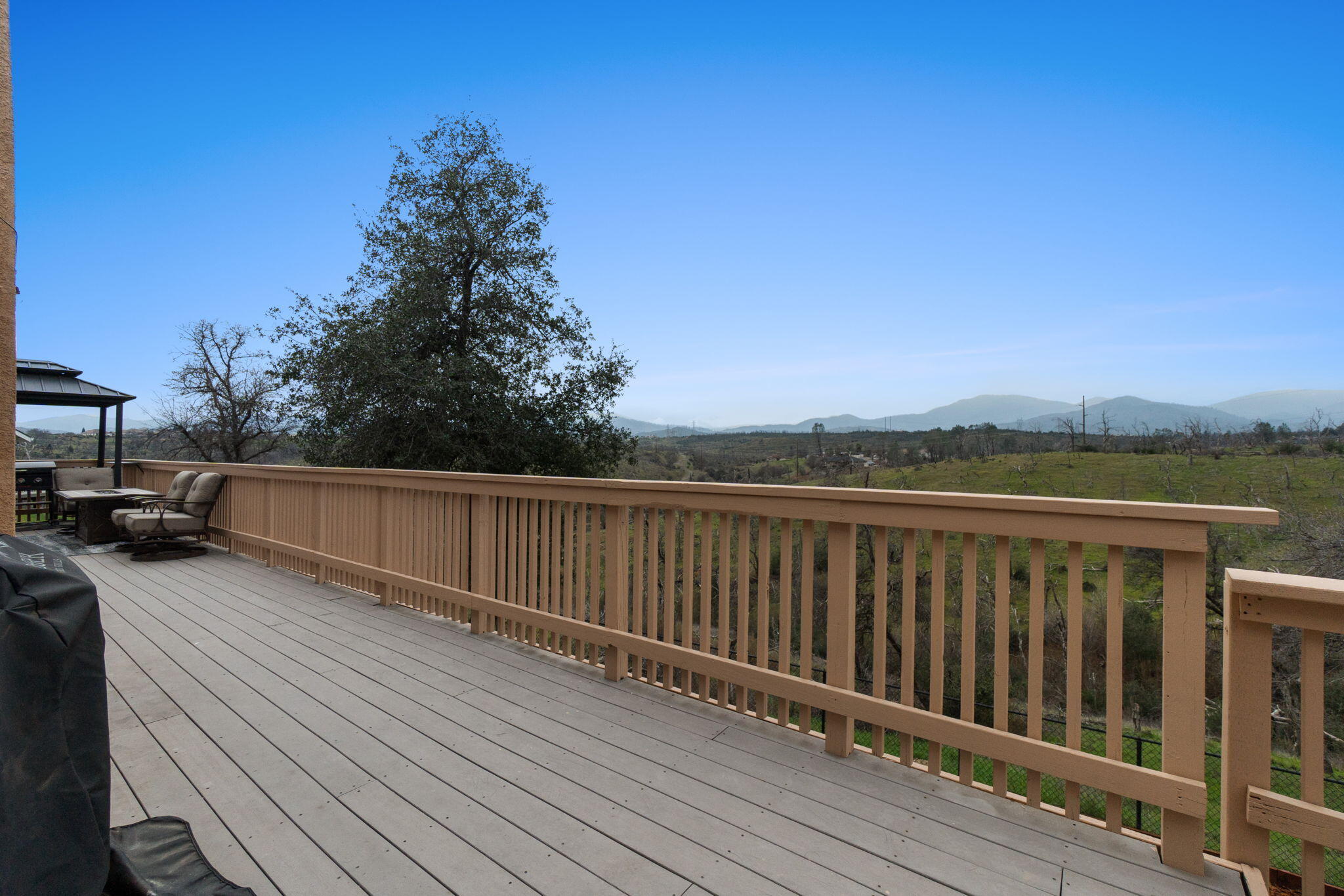 3360 Stanford Drive Redding, CA 96003 - Photo 48 of 56 a balcony with hardwood