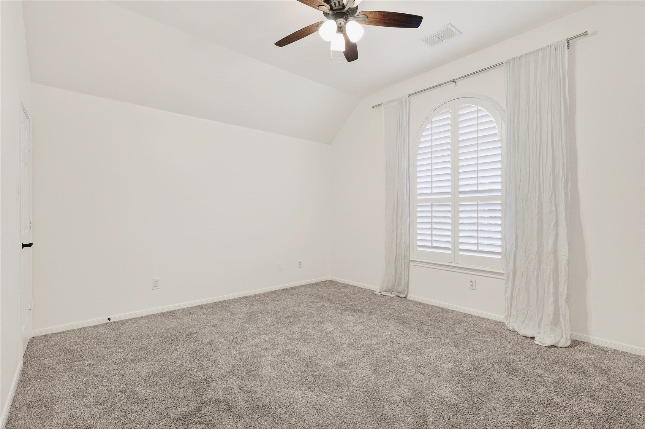 46 New Dawn Place Conroe, TX 77385 - Photo 26 of 39 Bedroom #2