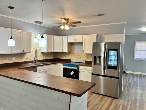 $2,150 | 1852 Hopkins Drive, Tallahassee, FL 32303