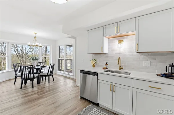 $414,900 | 200 Ambridge Court, Unit 206, Chesterfield, MO 63017