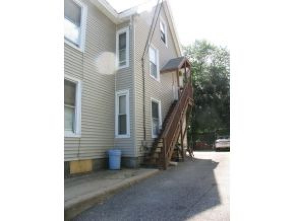 164 Calef Road Manchester, NH 03103 - Photo 4 of 24