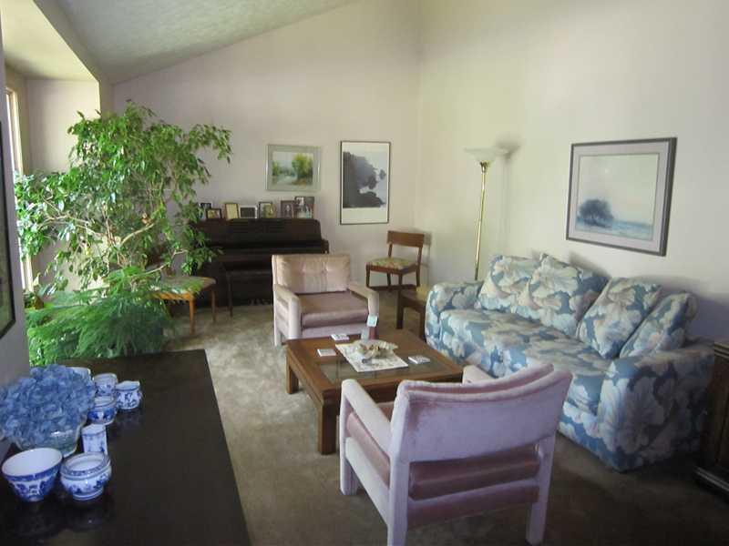 883 Countryside Lane Columbus, IN 47201 - Photo 3 of 15 Gallery Image 3