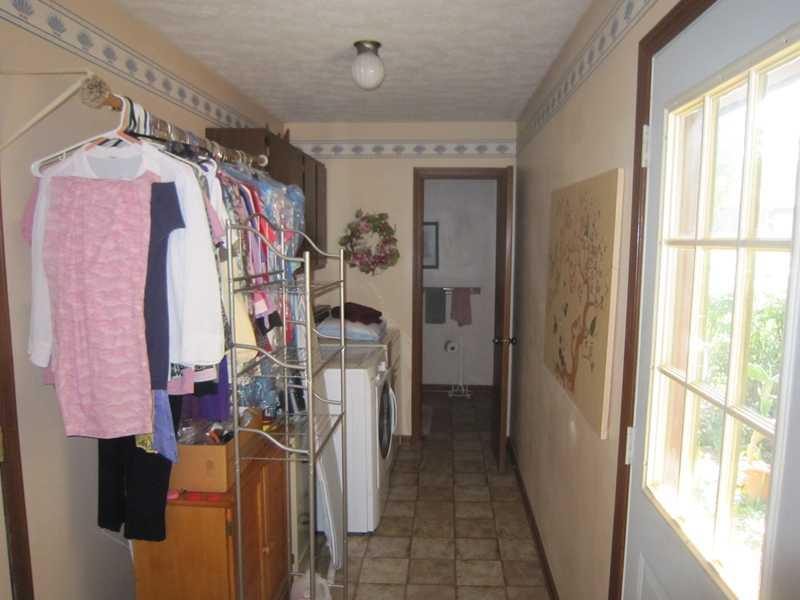 883 Countryside Lane Columbus, IN 47201 - Photo 10 of 15 Gallery Image 10