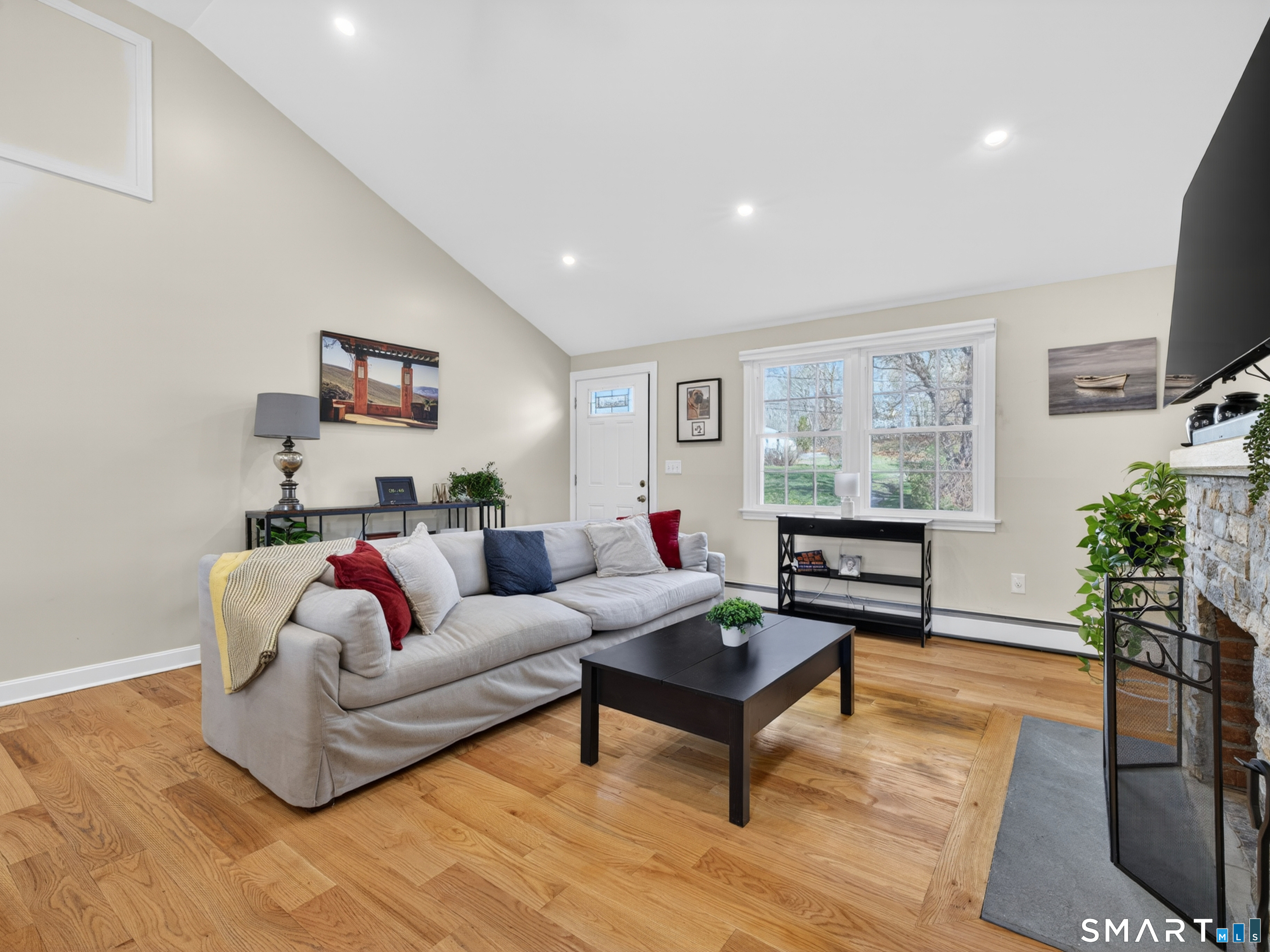 41 Sunnybrook Lane Clinton, CT 06413 - Photo 7 of 41 Living Room