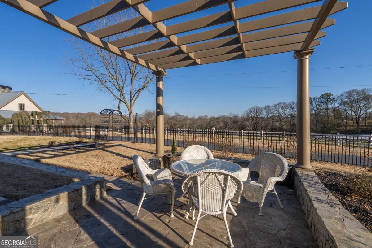 7527 Highway 326 Commerce, GA 30530 - Photo 13 of 100