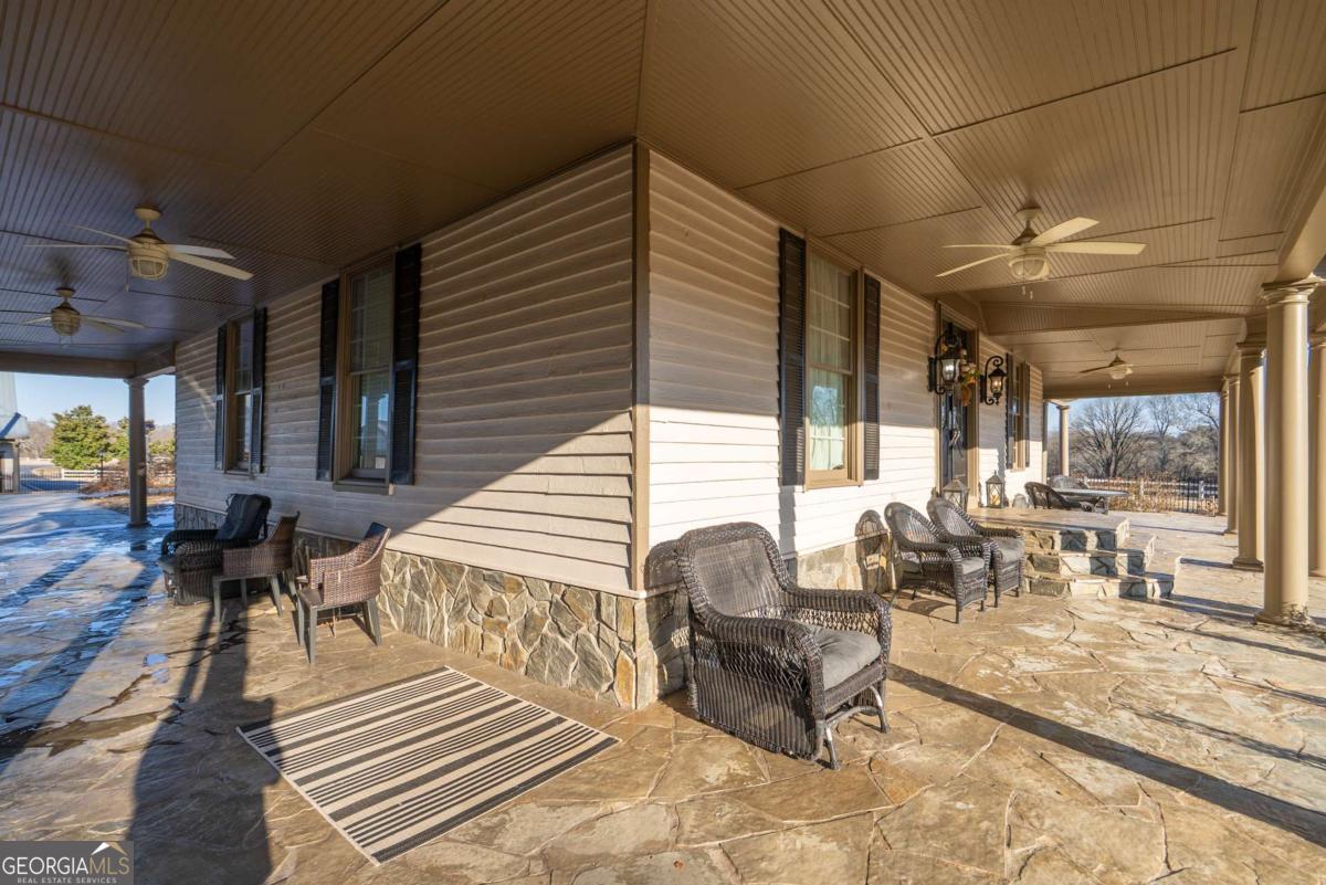 7527 Highway 326 Commerce, GA 30530 - Photo 14 of 100