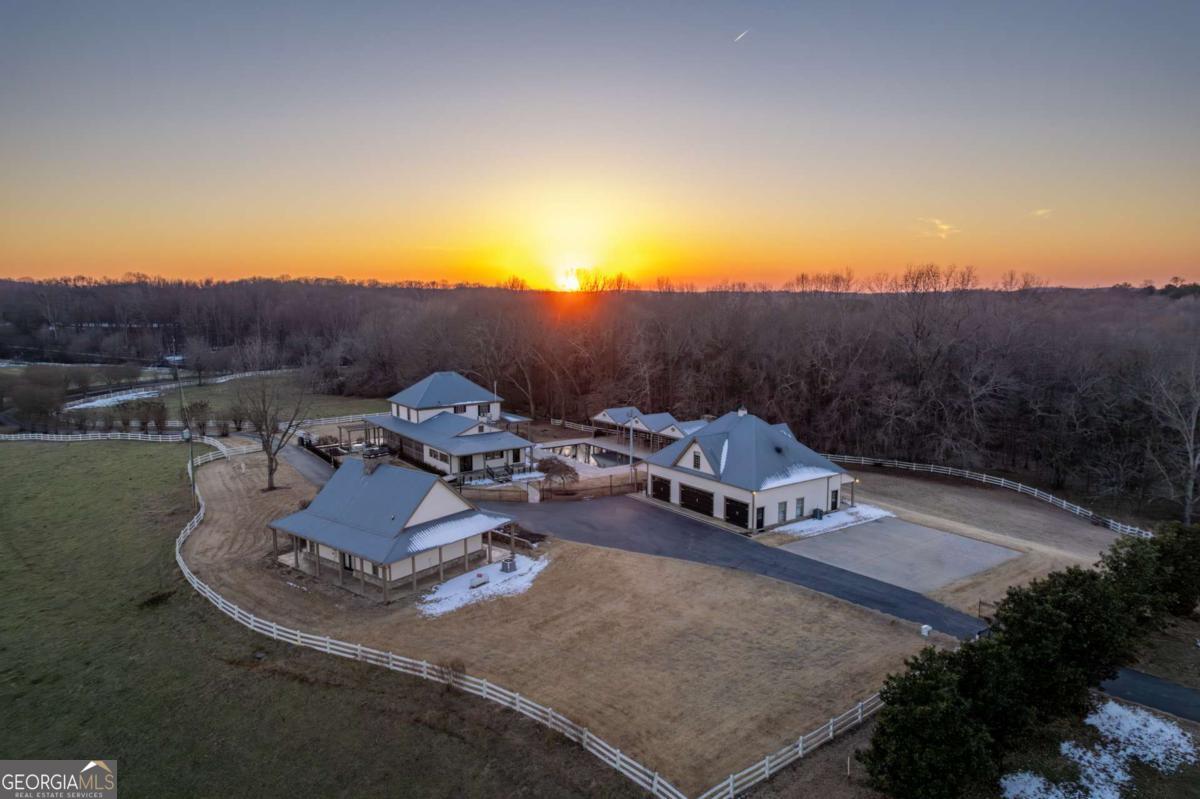 7527 Highway 326 Commerce, GA 30530 - Photo 3 of 100