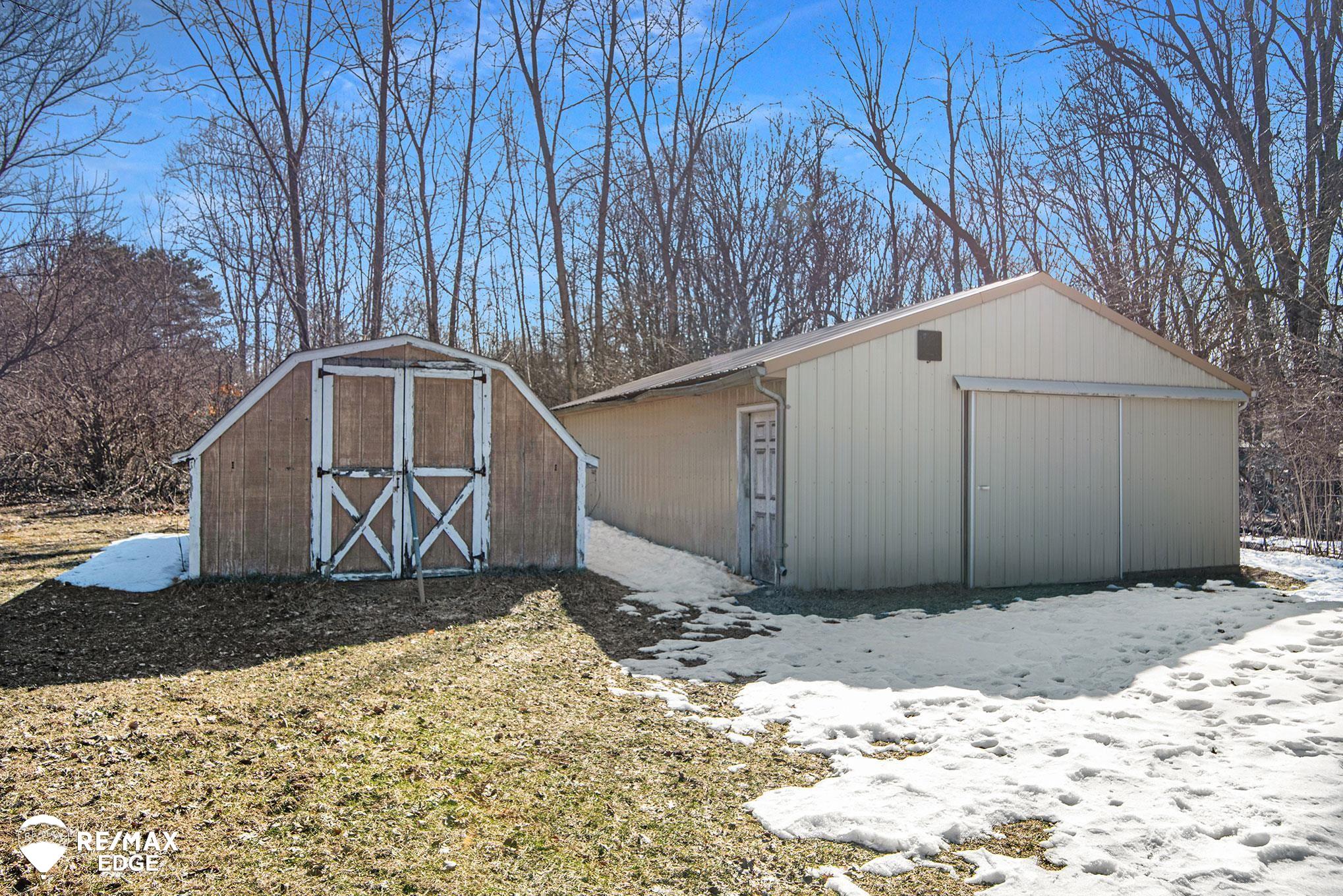 102 Gray Road Lapeer, MI 48446 - Photo 11 of 39
