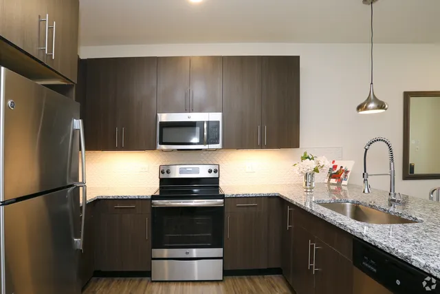 $2,004 | 690 East Algonquin Road, Unit 3209, Schaumburg, IL 60173