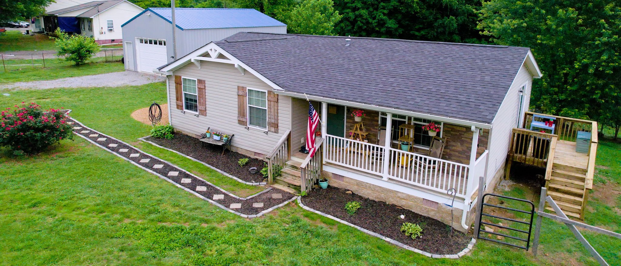 133 Cleveland Road Wartrace, TN 37183 - Photo 21 of 23 an aerial view of a house with a yard