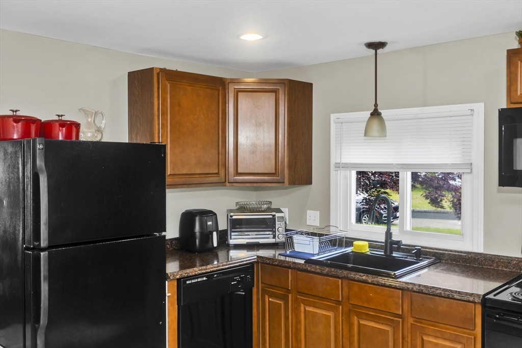 4 Jean Drive Springfield, MA 01104 - Photo 15 of 33