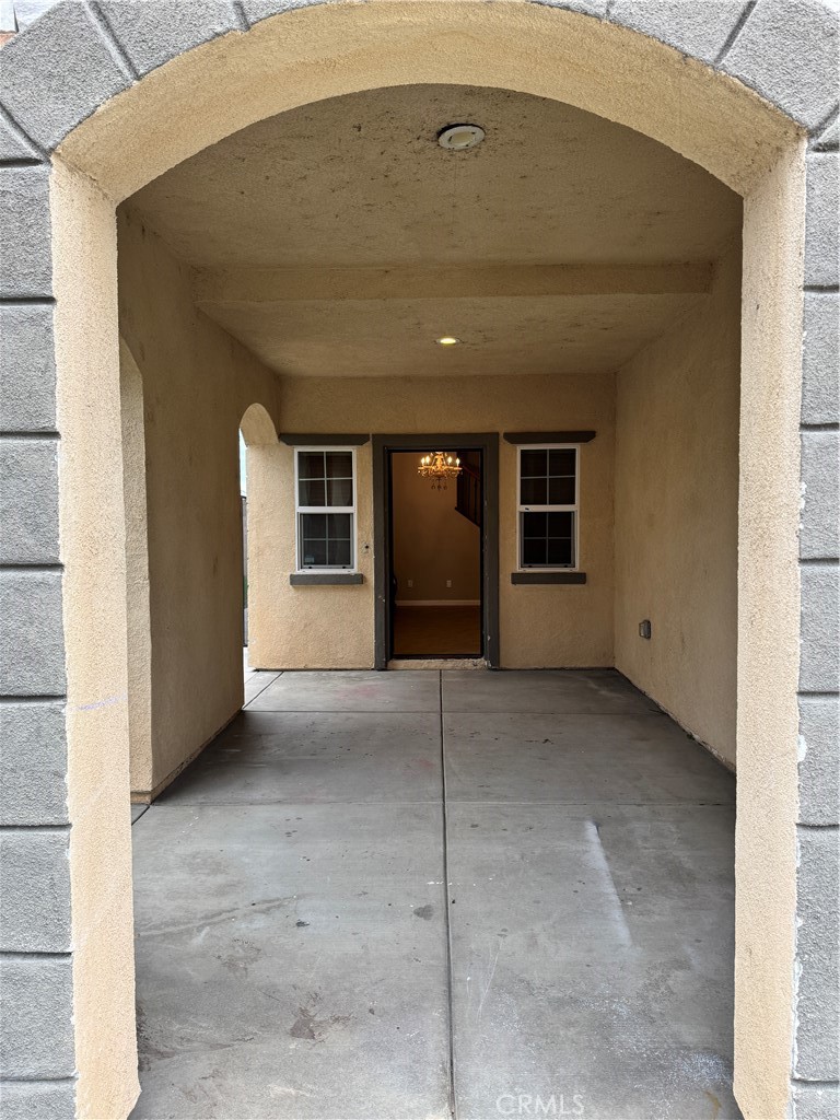 957 West Tibbot Street Rialto, CA 92377 - Photo 3 of 42