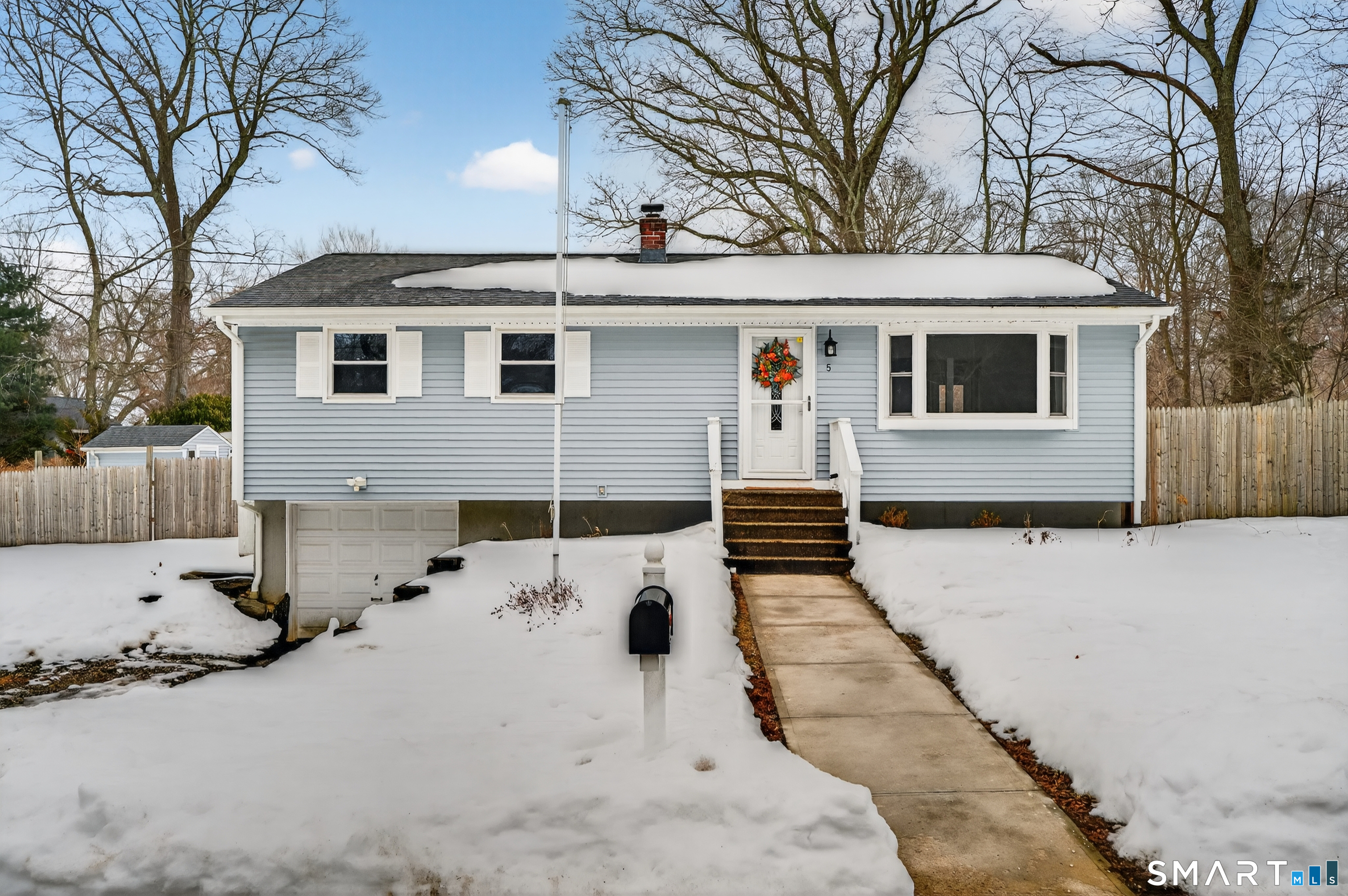 Welcome to 5 Meadow Point