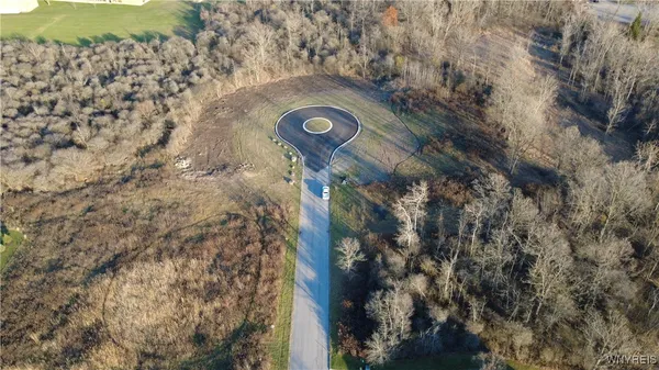 $499,000 | Boncrest Drive West, Clarence, NY 14031