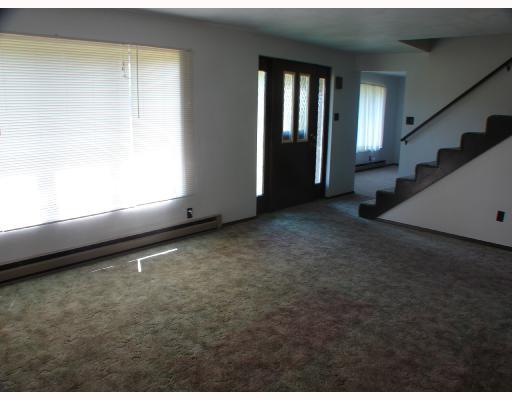 112 Trayor Road Ruffs Dale, PA 15679 - Photo 2 of 8 Living Room.