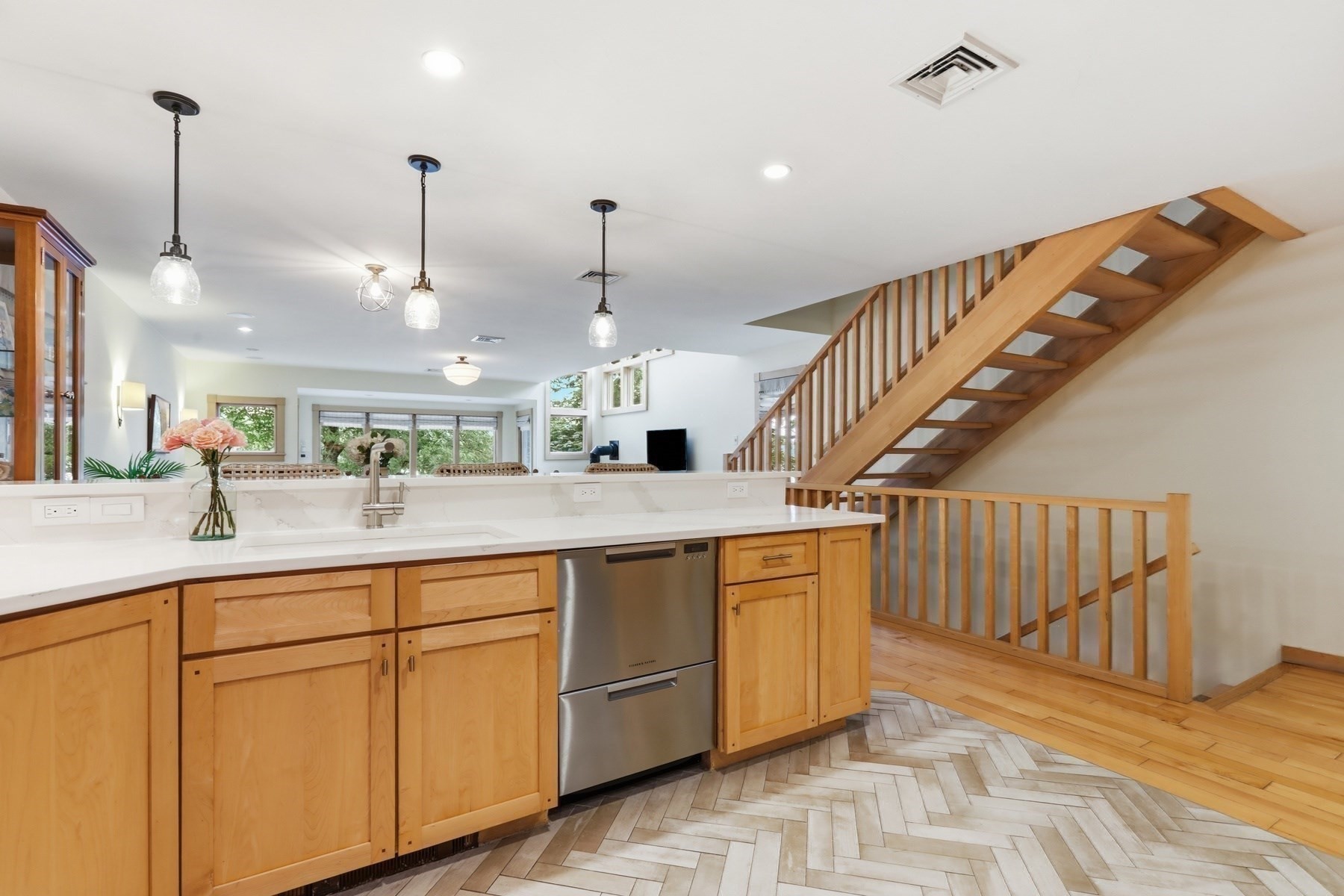 89 Dunstable Road Westford, MA 01886 - Photo 7 of 39 Gallery Image 7