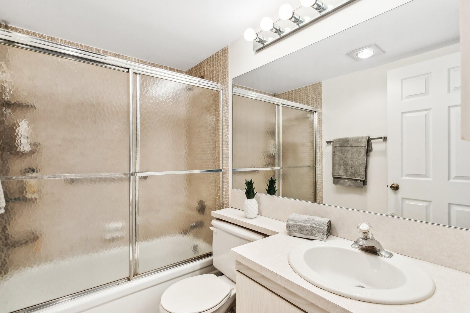 4015 Exeter Boca Raton, FL 33434 - Photo 10 of 16 08_4015ExeterA_2006_Large