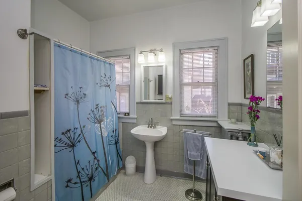 $440,000 | 1349 Lincoln Avenue, St. Paul, MN 55105