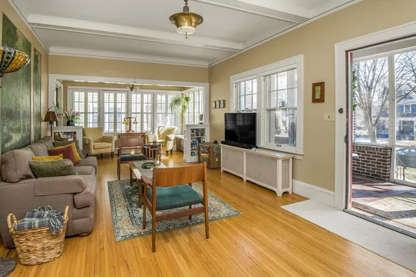 $440,000 | 1349 Lincoln Avenue, St. Paul, MN 55105