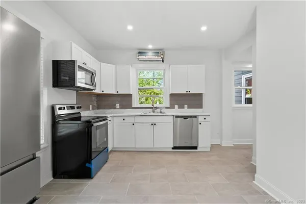 $3,500 | 318 Humphrey Street, Unit 1, New Haven, CT 06511