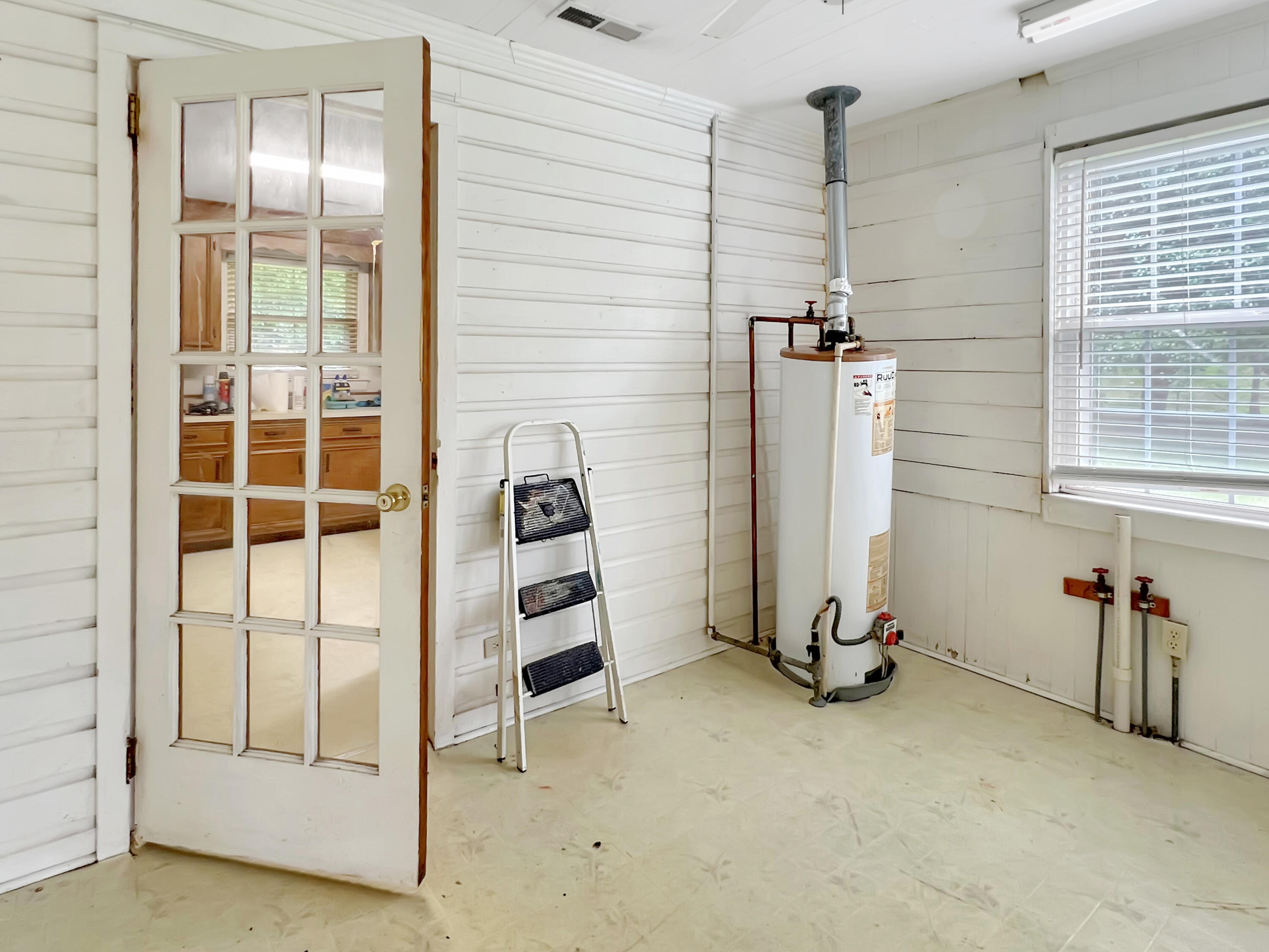 202 Johnston Street St. George, SC 29477 - Photo 15 of 20 Jlaundry