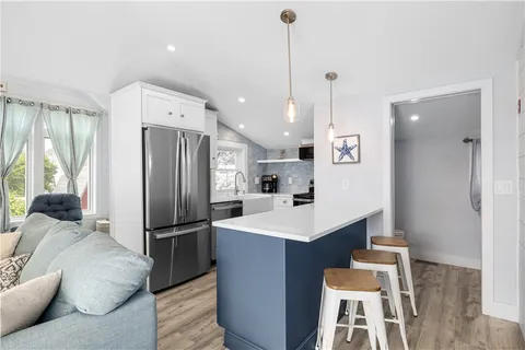 $699,000 | 39 Edwards Avenue, South Kingstown, RI 02879