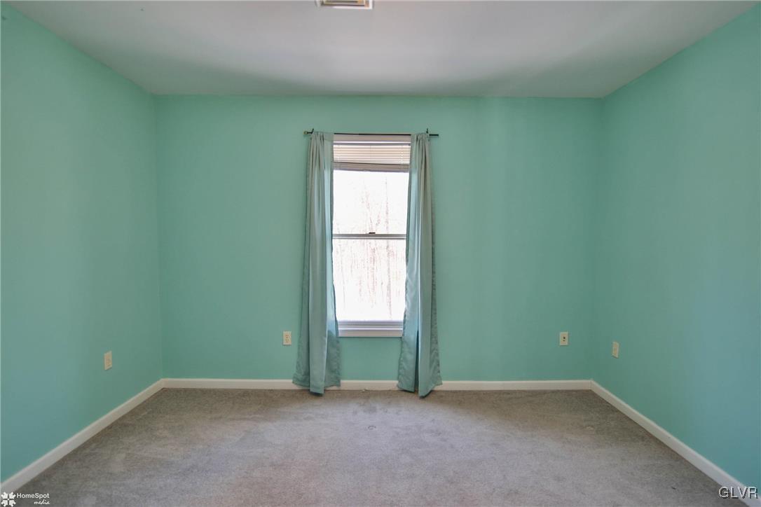 185 Sunset Road East Stroudsburg, PA 18302 - Photo 38 of 49 an empty room with window