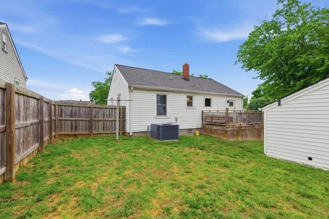 $395,000 | 944 Chickasaw Avenue, Nashville, TN 37207
