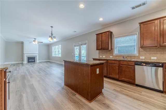 $639,900 | 1220 Edgebrook Lane, Snellville, GA 30078