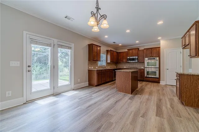 $639,900 | 1220 Edgebrook Lane, Snellville, GA 30078